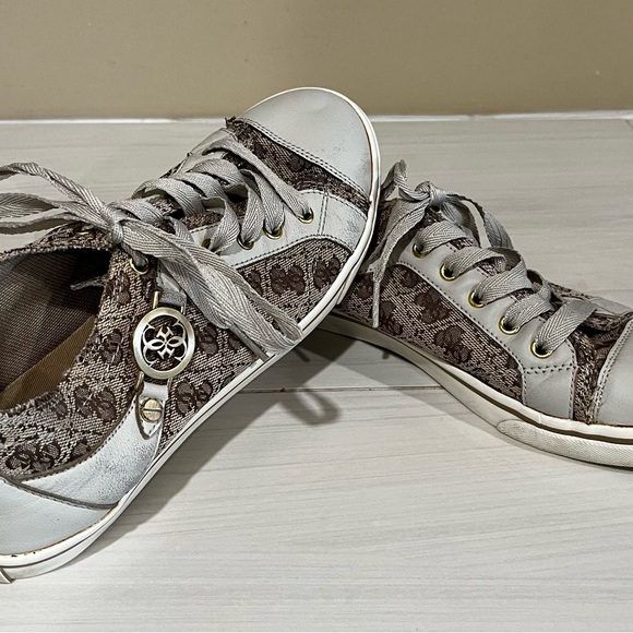 Guess Shoes - Unique Guess Lace-Up Runners Size 7